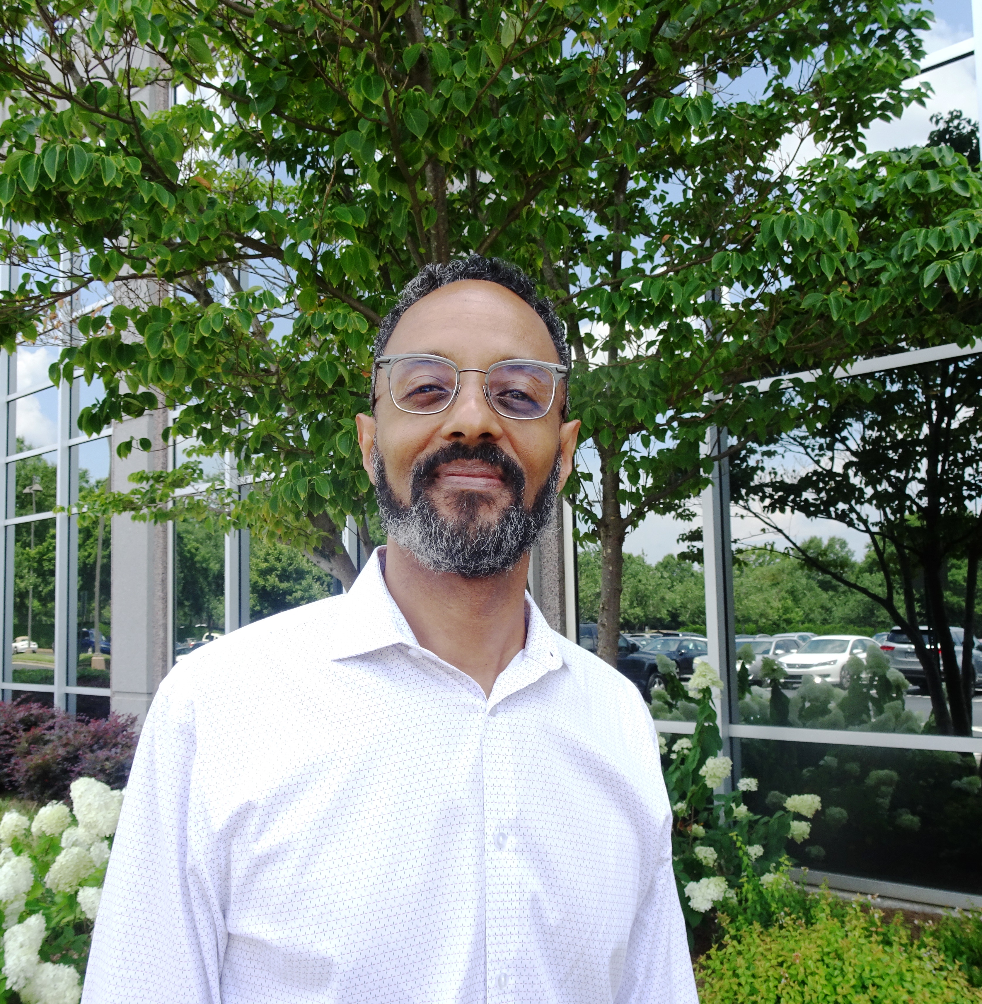 G. Sylvester Price, D.V.M. ’84, finds niche in pharmaceutical research